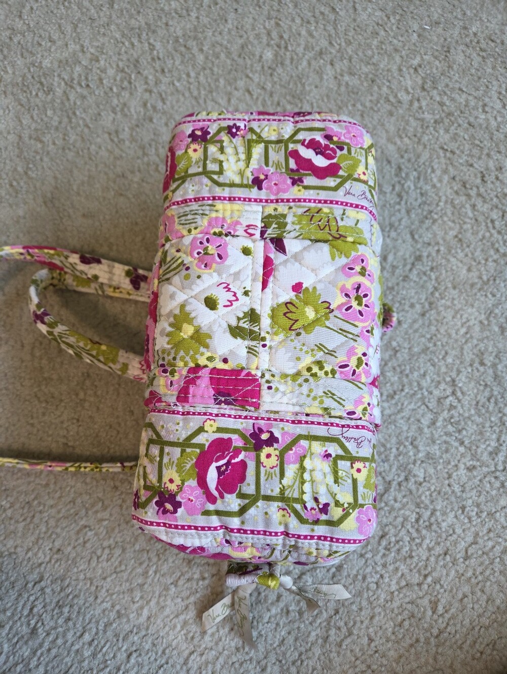 Vera Bradley 100 bag in the pattern "make me blush - Picture 3 of 10